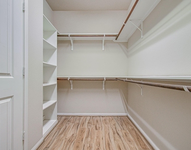1936 Acaciawood Way - Photo Thumbnail 24