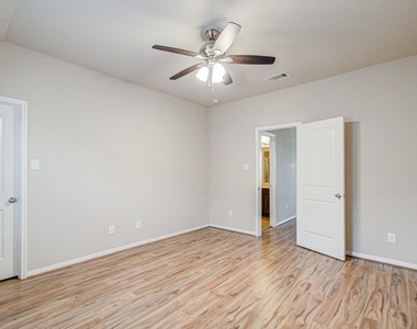 1936 Acaciawood Way - Photo Thumbnail 28