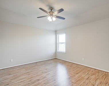 1936 Acaciawood Way - Photo Thumbnail 29