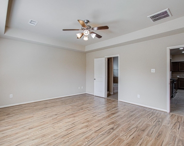 1936 Acaciawood Way - Photo Thumbnail 19
