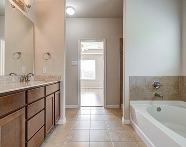 1936 Acaciawood Way - Photo Thumbnail 23