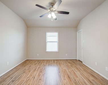 1936 Acaciawood Way - Photo Thumbnail 27