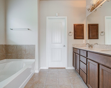 1936 Acaciawood Way - Photo Thumbnail 22