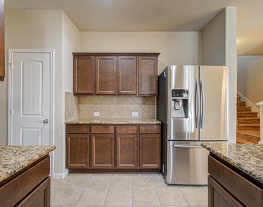1936 Acaciawood Way - Photo Thumbnail 3