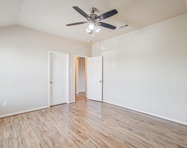 1936 Acaciawood Way - Photo Thumbnail 38
