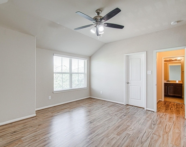 1936 Acaciawood Way - Photo Thumbnail 39