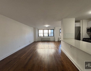 East 89th Street - Photo Thumbnail 1