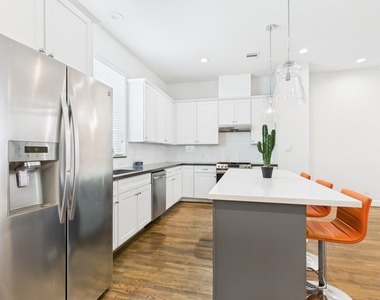 2761 Clinton Drive - Photo Thumbnail 4