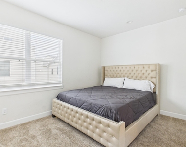 2761 Clinton Drive - Photo Thumbnail 23
