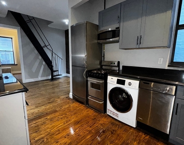 East 23rd Street - Photo Thumbnail 3