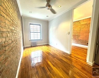 East 11th Street - Photo Thumbnail 5