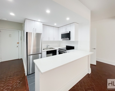 West 73rd Street - Photo Thumbnail 4