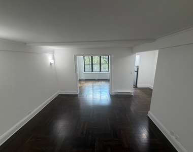 East 38th Street - Photo Thumbnail 5