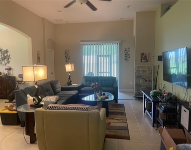 824 Vino Verde Circle - Photo Thumbnail 4