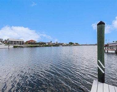 909 Chipaway Drive - Photo Thumbnail 15
