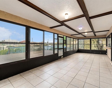 909 Chipaway Drive - Photo Thumbnail 13