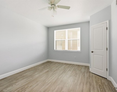 960 Starkey Road - Photo Thumbnail 25