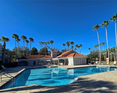 18001 Richmond Place Drive - Photo Thumbnail 11