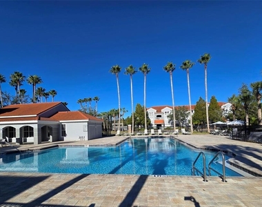 18001 Richmond Place Drive - Photo Thumbnail 12