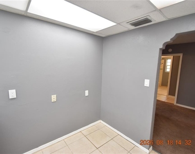 212 N Clearview Avenue - Photo Thumbnail 13
