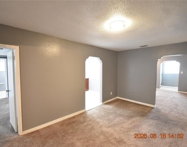 212 N Clearview Avenue - Photo Thumbnail 9
