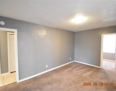 212 N Clearview Avenue - Photo Thumbnail 11