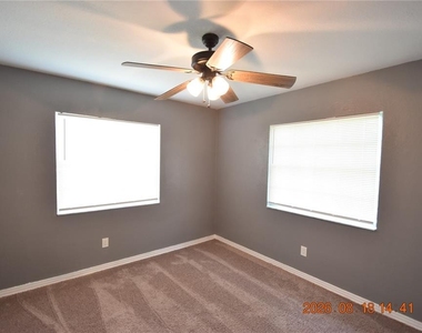 212 N Clearview Avenue - Photo Thumbnail 38