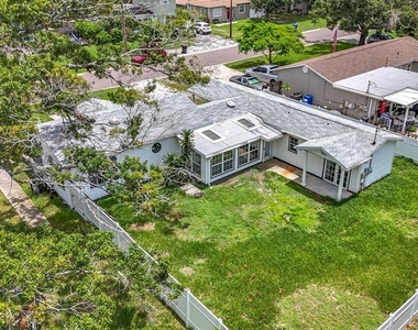 2122 52nd Avenue N - Photo Thumbnail 55