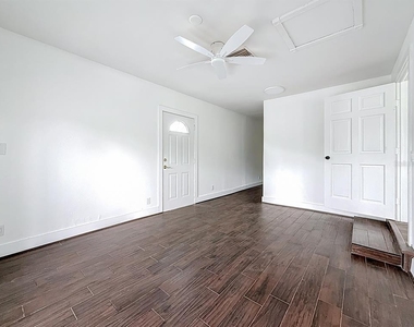 2122 52nd Avenue N - Photo Thumbnail 27