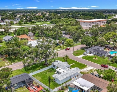 2122 52nd Avenue N - Photo Thumbnail 61