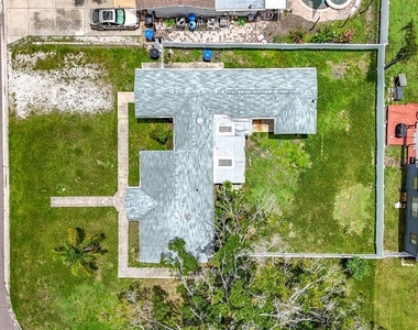 2122 52nd Avenue N - Photo Thumbnail 57