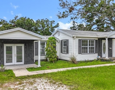 2122 52nd Avenue N - Photo Thumbnail 9