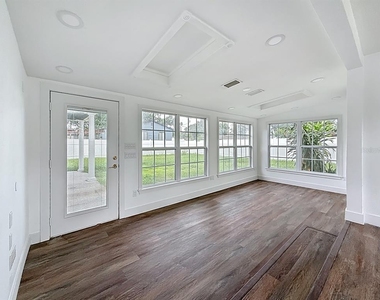 2122 52nd Avenue N - Photo Thumbnail 23