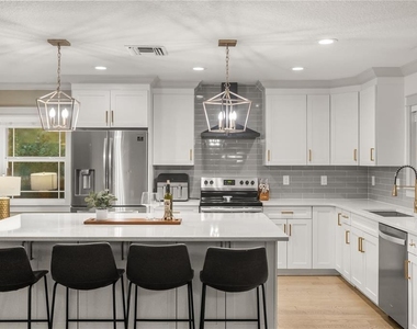 6109 N 22nd Street - Photo Thumbnail 7