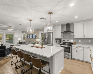 6109 N 22nd Street - Photo Thumbnail 9