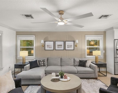 6109 N 22nd Street - Photo Thumbnail 5