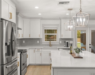 6109 N 22nd Street - Photo Thumbnail 8