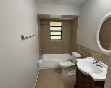 11510 Valencia Dr - Photo Thumbnail 10
