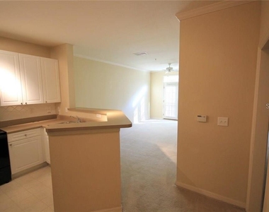 4221 W Spruce Street - Photo Thumbnail 4