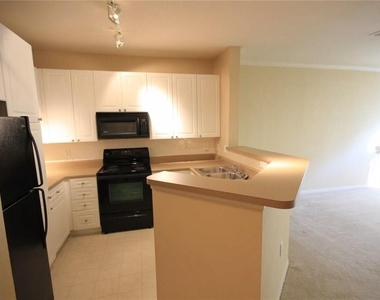 4221 W Spruce Street - Photo Thumbnail 2