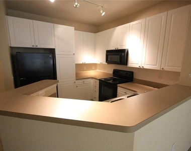 4221 W Spruce Street - Photo Thumbnail 3