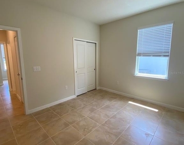 5060 Sparkling Water Way - Photo Thumbnail 22