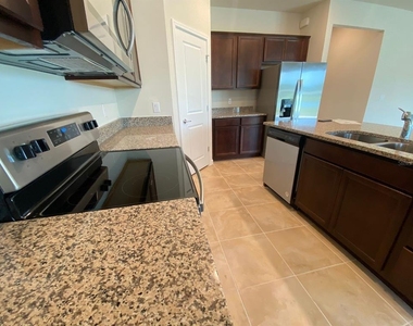 5060 Sparkling Water Way - Photo Thumbnail 8