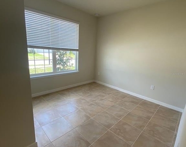 5060 Sparkling Water Way - Photo Thumbnail 19