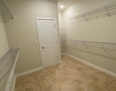 5060 Sparkling Water Way - Photo Thumbnail 15