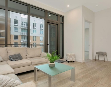 33 S Palm Avenue - Photo Thumbnail 9