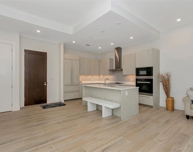 33 S Palm Avenue - Photo Thumbnail 3