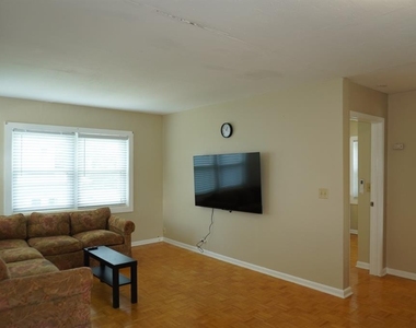 809 W Park Avenue - Photo Thumbnail 3