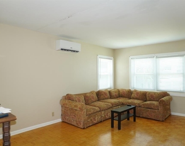 809 W Park Avenue - Photo Thumbnail 2