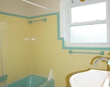 809 W Park Avenue - Photo Thumbnail 8